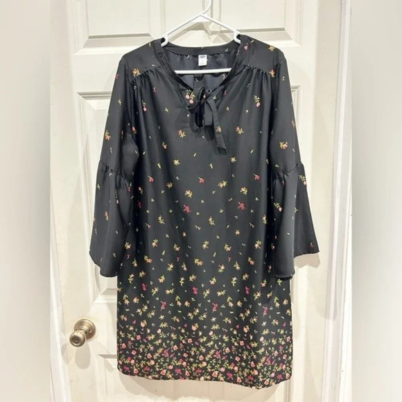 Old Navy Rose Print Dress Shift Mini Tied Neck Bell Sleeve Satin‎ size Large - Picture 1 of 7